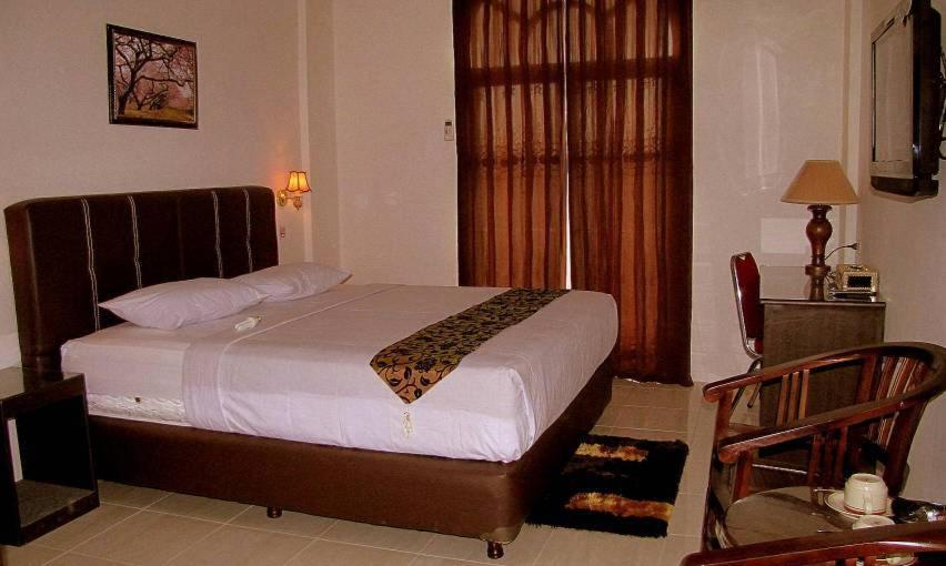 Hotel Mitra Garden Pangkal Pinang Phòng bức ảnh